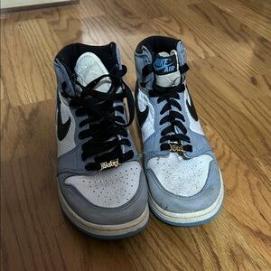 Nike Air High-Tops in Gray and White